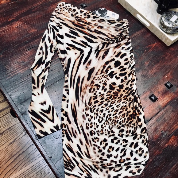 Young Fabulous & Broke Dresses & Skirts - Young Fabulous and Broke LEO off shoulder Dress